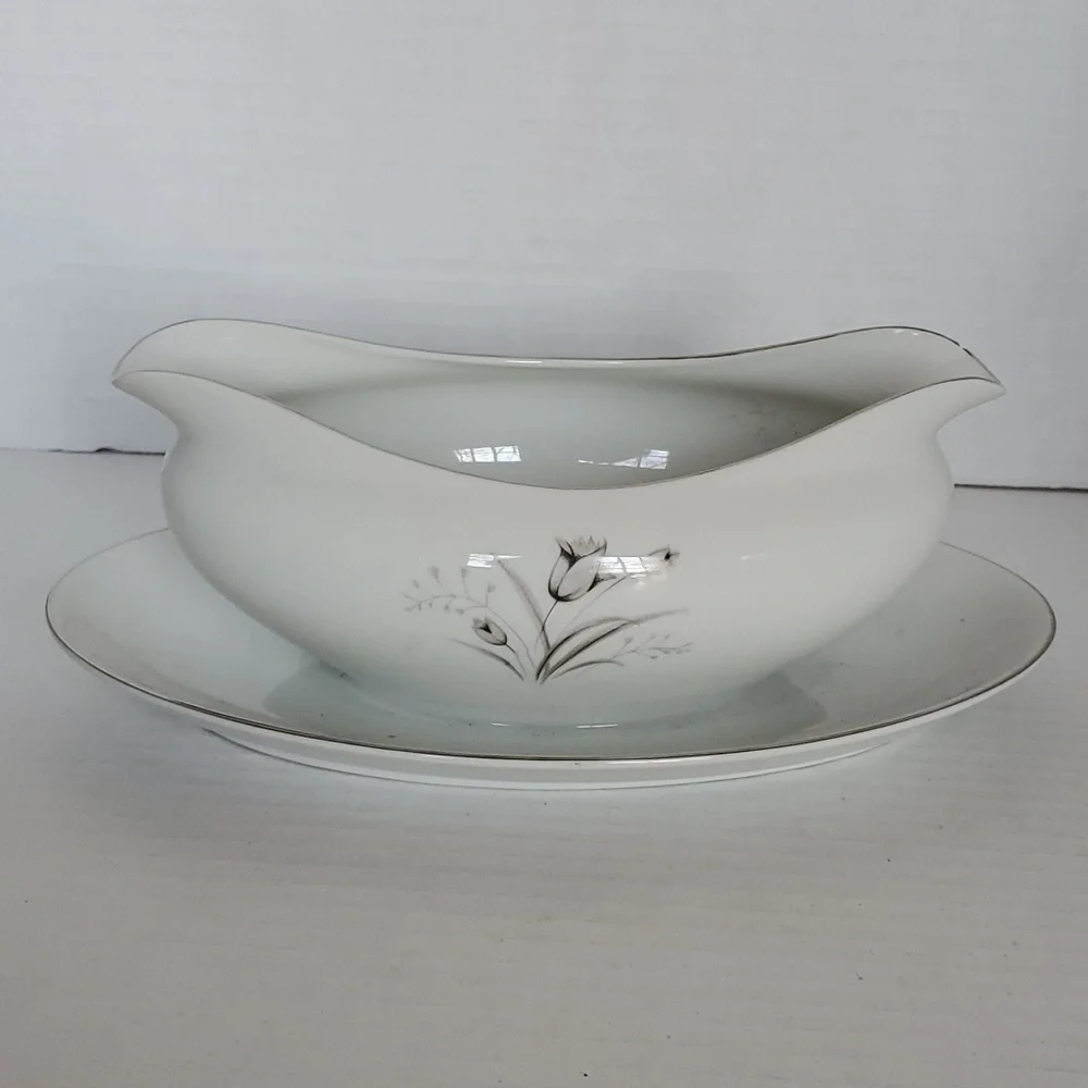 Gravy Sauce Boat Sauciè Bowl Dish Plate Creative Royal Elegance JAPAN